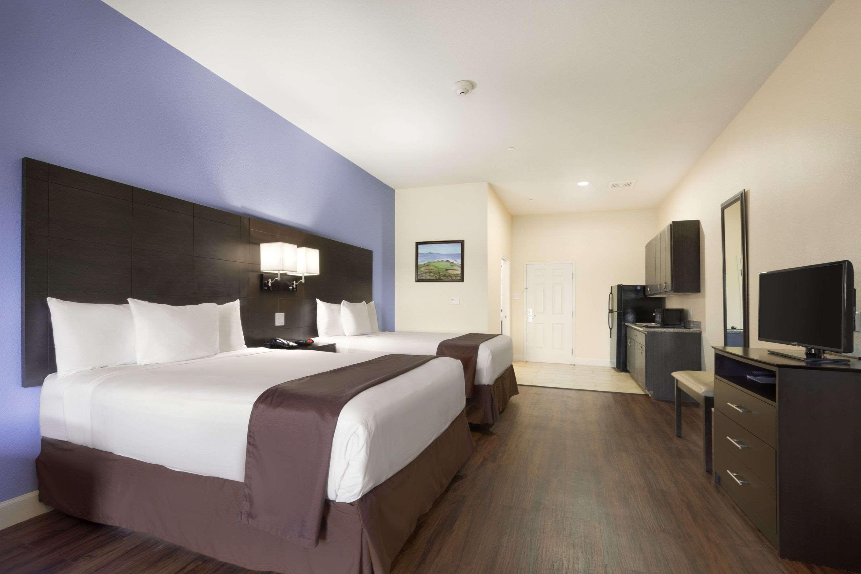 Days Inn & Suites By Wyndham Galveston West/Seawall Exterior foto