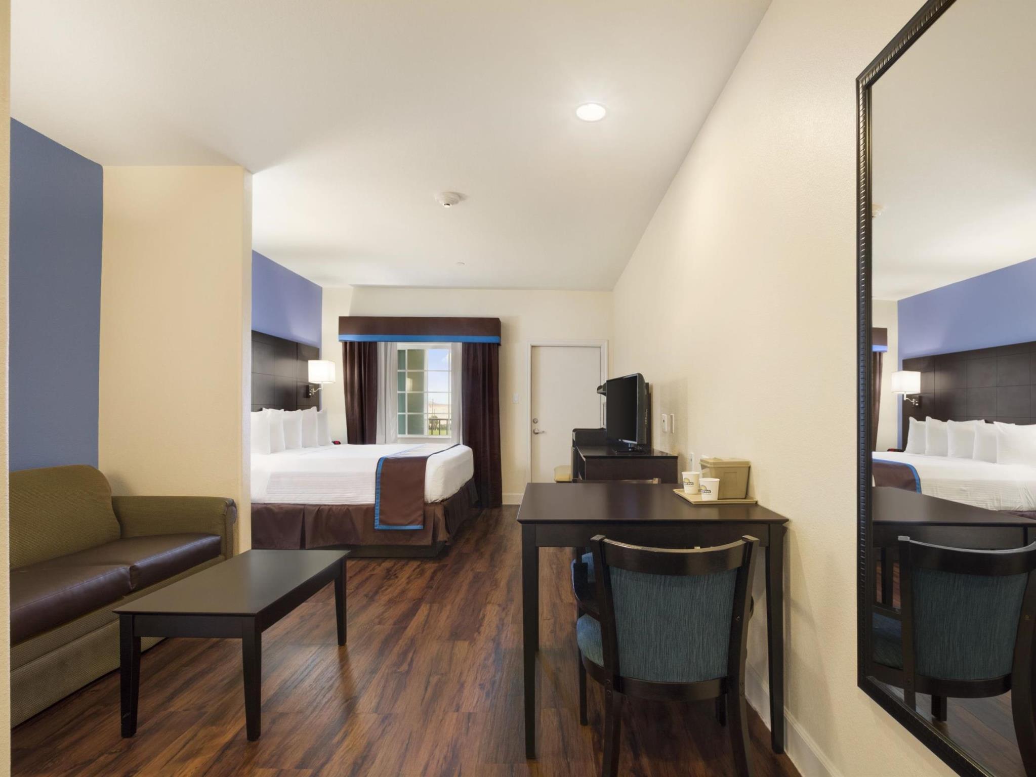 Days Inn & Suites By Wyndham Galveston West/Seawall Exterior foto